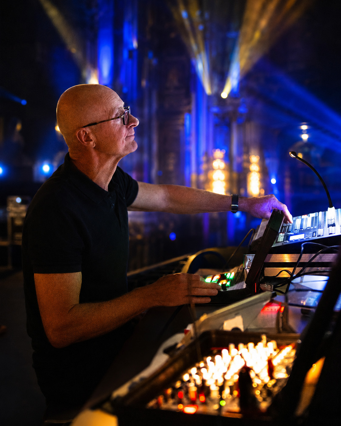 Wolfgang Hofer bei der Lichtgestaltung
